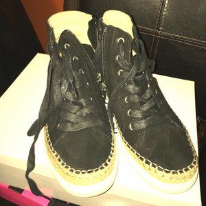 UGG Sneakers